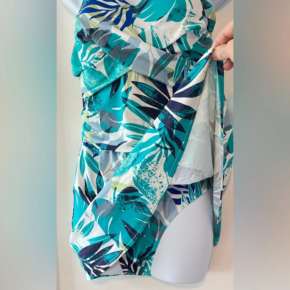 Denim & Co. Petite Swimsuit 10P Beach V-Neck Ruched Waist Tropical Crisscross